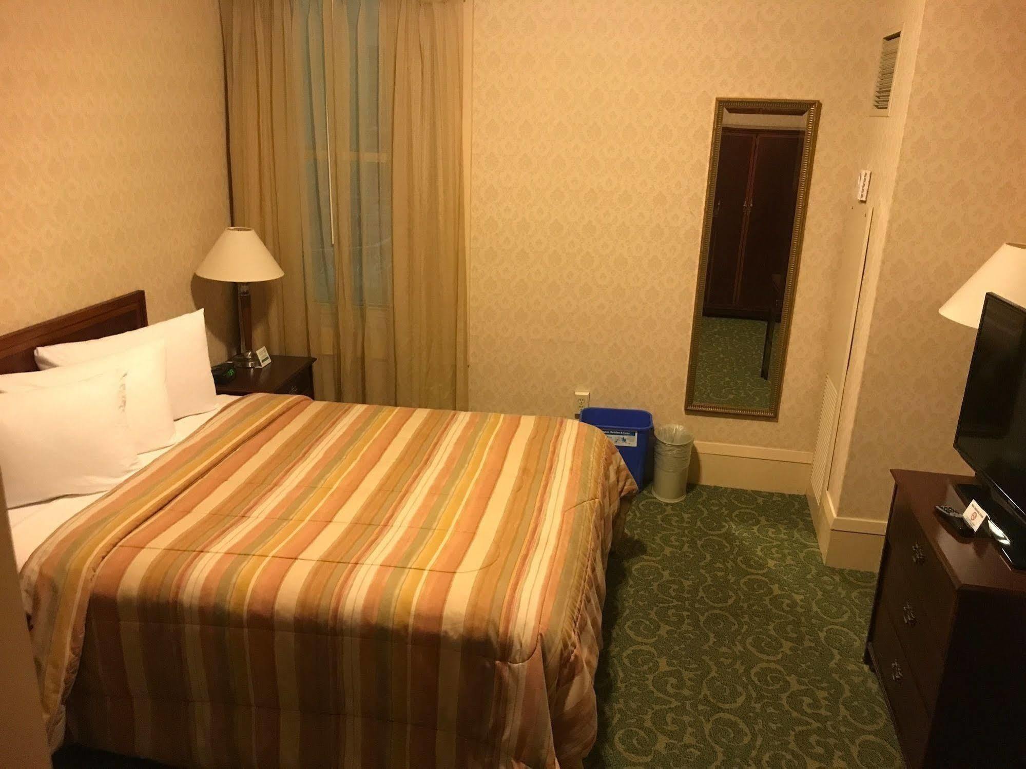 Courtyard By Marriott San Francisco Downtown/Van Ness Ave Bagian luar foto