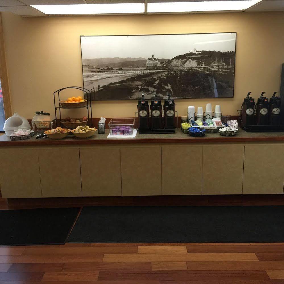 Courtyard By Marriott San Francisco Downtown/Van Ness Ave Bagian luar foto
